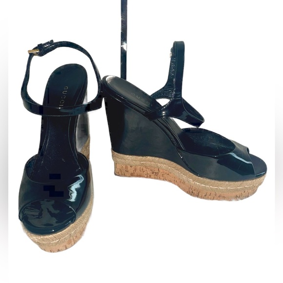 🔥🔥AUTHENTIC GUCCI PATENT LEATHER WEDGE SANDALS HEELS SHOES EUR 38 / US 8 - Picture 1 of 4